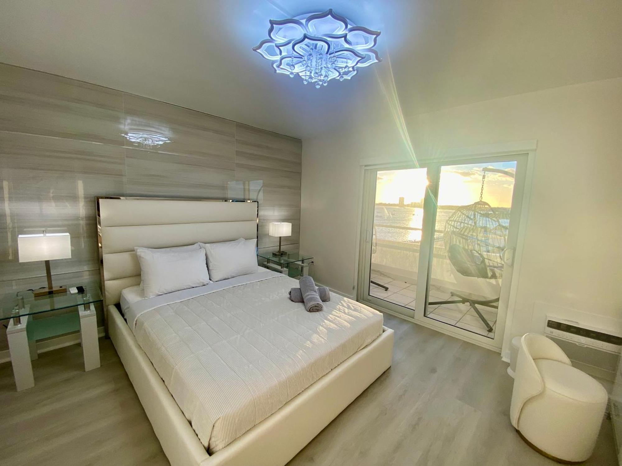 Panoramic Luxurious Waterfront One Bedroom Apartment With Miami Skyline View Free Parking 5Min Drive To Miami Beach Zewnętrze zdjęcie