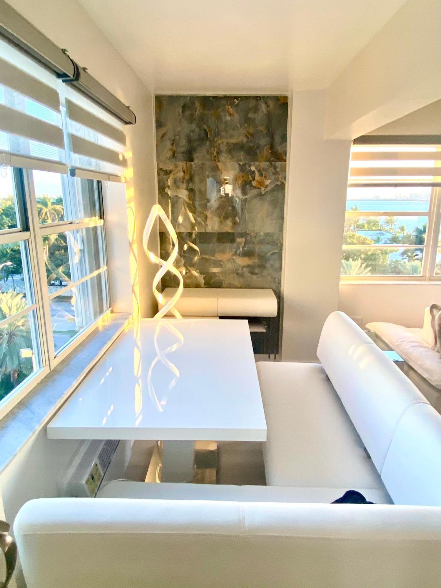 Panoramic Luxurious Waterfront One Bedroom Apartment With Miami Skyline View Free Parking 5Min Drive To Miami Beach Zewnętrze zdjęcie
